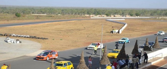 Sports mécaniques : 6 heures de Dakar : 18 voitures et 7 teams moto attendus - wiwsport 1511554407 6h de dakar une